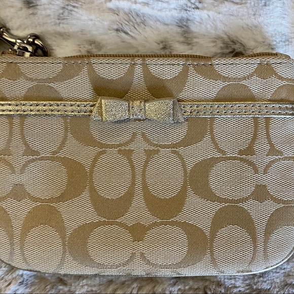 Coach purse - Picture 3 of 4